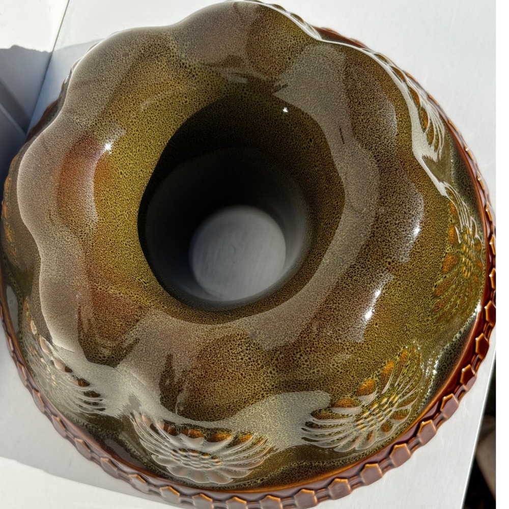 Vintage Ceramic Bundt Cake Pan Embossed Sunflower Glazed Stoneware Brown Green - Picture 6 of 10